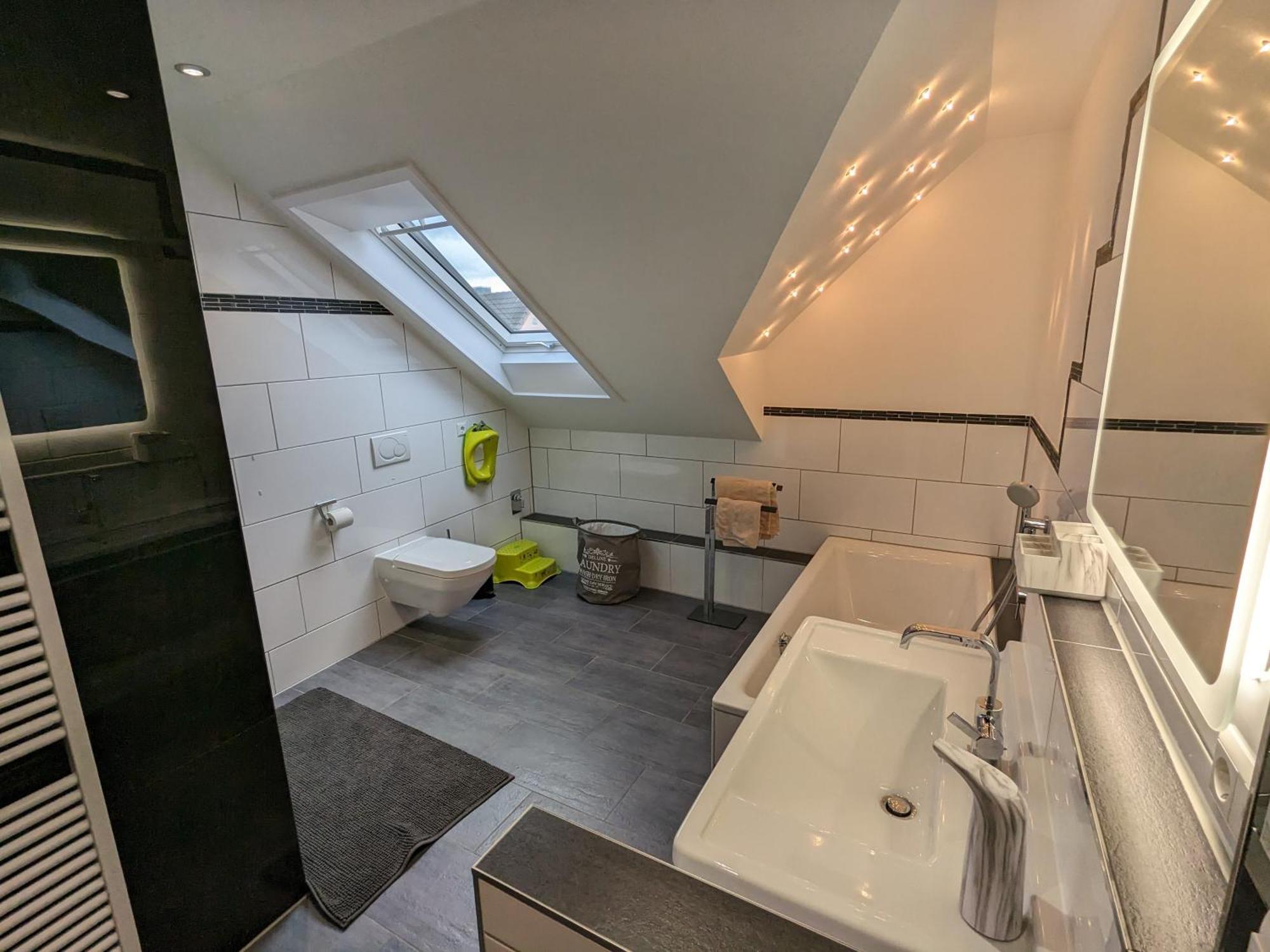 S'Bahnhoefle Apartments Рингсхайм Екстериор снимка